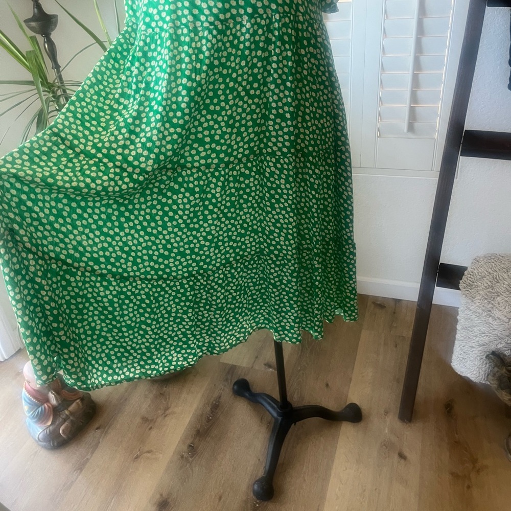 Elegant Green Pattern Midi Dress - Picture 4 of 8
